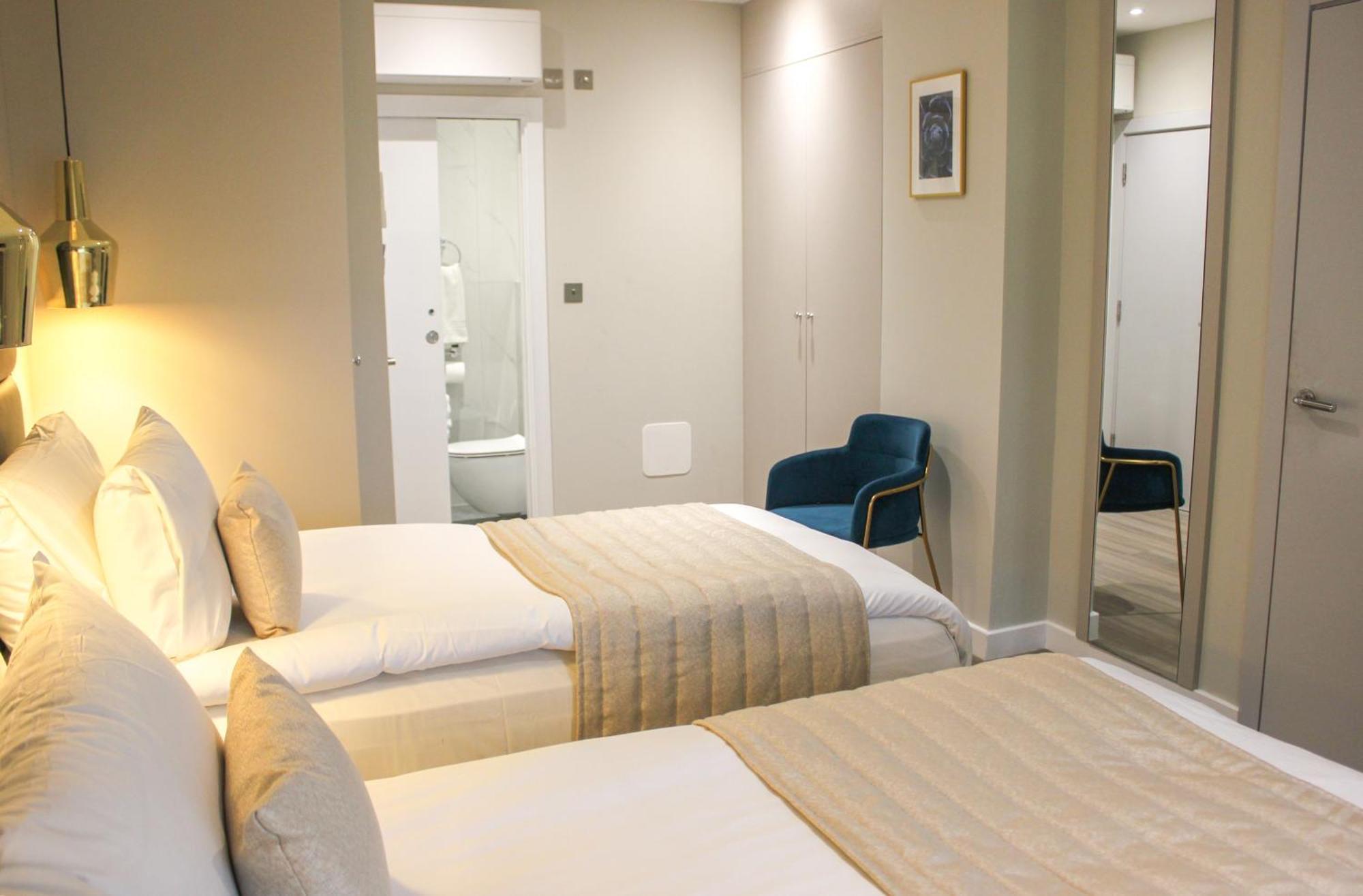 7 Reviewed Hotels Close to Kensington Palace, London